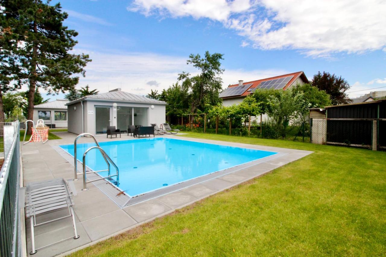 Maureen Lovely 2 Bedroom Unit With Community Pool Βιέννη Εξωτερικό φωτογραφία