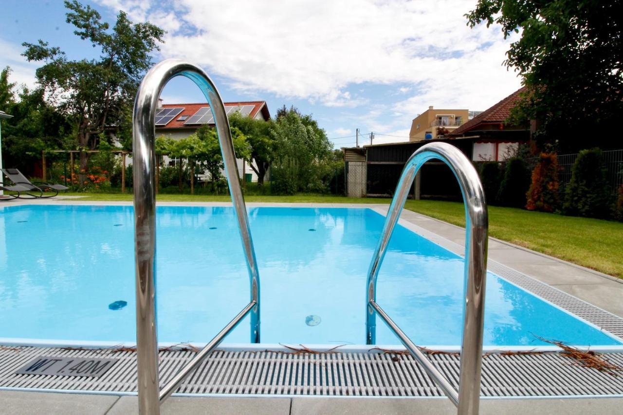 Maureen Lovely 2 Bedroom Unit With Community Pool Βιέννη Εξωτερικό φωτογραφία